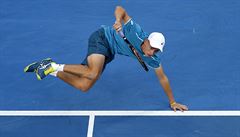Osmnáctiletý Australan Alex de Minaur v zápase 1. kola Australian Open proti...