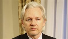Mj ivot je ohroen, prosil Assange Francii o azyl. Ta dost zamtla
