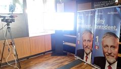 Píprava na rozhovory ve volebním tábu Mirka Topolánka.