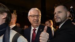 Kandidát na prezidenta Jií Draho sledoval 13. ledna 2018 v Praze výsledky...