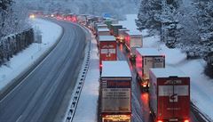 Zacpaná dálnice kamiony. | na serveru Lidovky.cz | aktuální zprávy