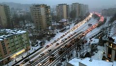 Sníh zpsobil dopravní kolaps v polské Gdyni.