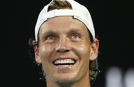 Tomá Berdych ve tvrtfinále Australian Open proti Rogeru Federerovi.