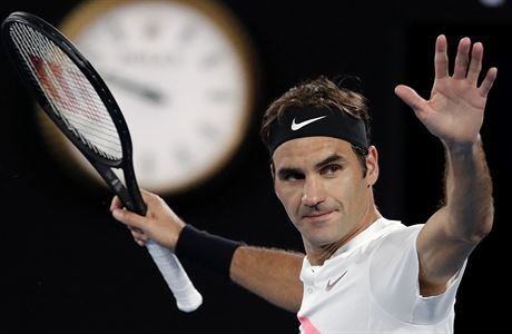 vcar Roger Federer slav postup do semifinle Australian Open 2018.