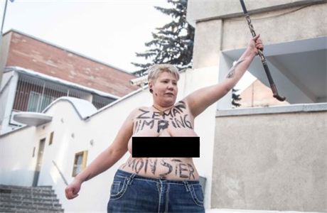 Aktivistka Femenu protestovala proti Zemanovi v Kyjev.