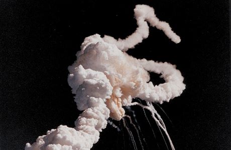 Rozpad Challengeru 73 sekund po startu je povaován za jednu z...