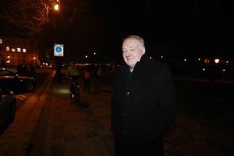 Herec Lud�k Sobota p�i�el do Rudolfina podpo�it Milo�e Zemana.