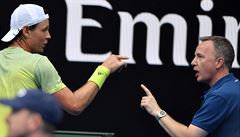 Tomá Berdych a supervizor Australian Open Sören Friemel.