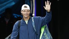 Tomá Berdych vstupuje do Rod Laver Arena na tvrtfinále proti Rogeru...