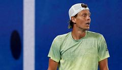 Tomá Berdych ve tvrtfinále Australian Open proti Rogeru Federerovi.