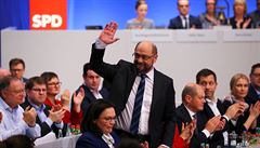 V Bonnu na západ Nmecka zaal dopoledne klíový sjezd sociálních demokrat...