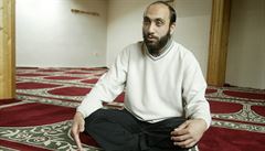 Bývalý pražský imám byl obviněn z terorismu. Měl pomáhat příbuzným bojujícím v Sýrii