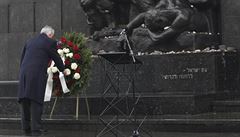 Svět si připomíná Den holocaustu. Merkelová varovala před antisemitismem
