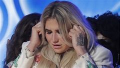 Zpvaka Kesha po dozpívání své písn Praying, její prostednictvím se...