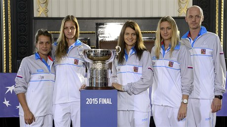 Stejně jako ve finále Fed Cupu 2015 se proti Švýcarkám představí kvarteto...
