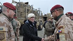 Karla Šlechtová navštívila české vojáky v Afghánistánu. Šlo o její první cestu...