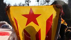 Desetitisce lid poadovaly v Barcelon proputn politik, kte loni vyhlsili samostatnost