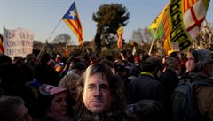 Manifestace zaala krátce ped plánovaným zasedáním katalánského parlamentu.