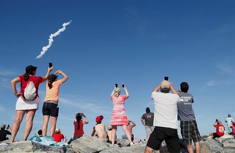 SpaceX Falcon Heavy je nejsilnj raketov nosi souasnosti.
