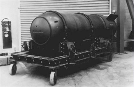 Vodíková bomba Mk 15, stejný typ byl ztracen po sráce ve vzduchu.