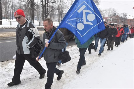Zaměstnanci společnosti Vítkovice Power Engineering demonstrují proti většinovému vlastníkovi strojírenských Vítkovic. 