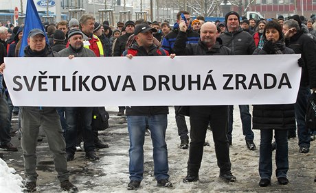 Demonstrace proti Janu Světlíkovi, majiteli Vítkovických strojíren.