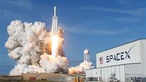 Tk raketa vznikla rozenm men nosn rakety Falcon 9 o dva pomocn...