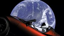 Starman v roadsteru Tesla bude kroužit na oběžné dráze kolem Slunce. V...