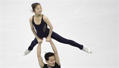 Na tréninku s eskortou. Získá si severokorejský taneční pár na půdě soupeře fanoušky?