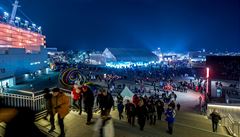 Slavnostní zahájení OH 2018: fanouci míí na stadion.