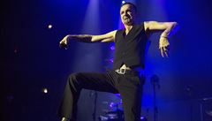 Britská skupina Depeche Mode ve stedu rozezpívala a roztancovala své vrné...
