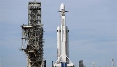 Falcon 9 SpaceX heavy rocket pipravující se ke startu, ke kterému dolo 6....