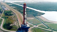 Saturn V. s Apollem 8 cestou k ramp�.