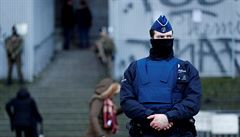 Policista ped Justiním palácem v Bruselu.
