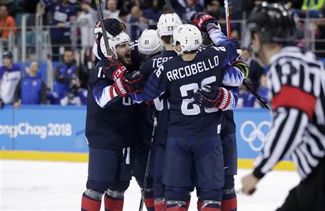 Olympijské hry 2018, USA - Slovensko, radost amerických hokejist.