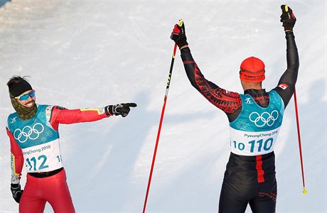 Pita Taufatofua z Tongy v cíli závodu na 15 km volnou technikou, kde na nj...