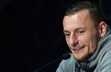 Kapitán Vladimír Coufal na tiskové konferenci Slovanu Liberec ped startem...