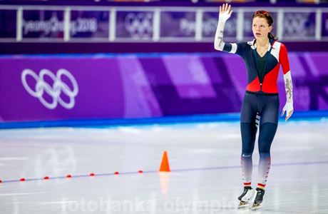 Nikol Zdráhalová ve finále rychlobruslení 1500m.