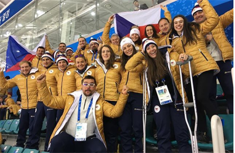 eský olympijský tým se dozvdl o zlatu Ester Ledecké