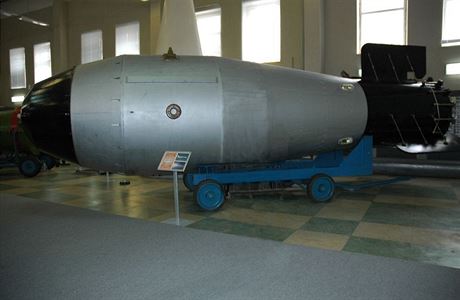 Model takzvané Car-bomby v atomovém muzeu v Sarov