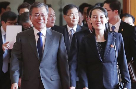 Jihokorejský prezident Mun e-in a sestra vdce KLDR Kim Jo-ong.