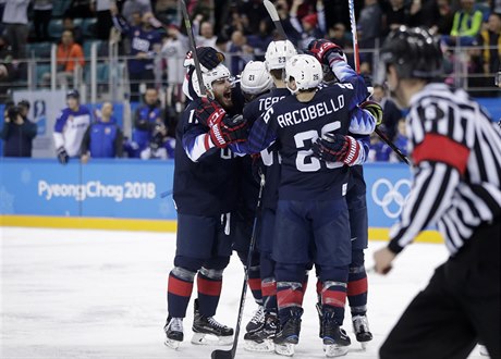 Olympijské hry 2018, USA - Slovensko, radost amerických hokejist.