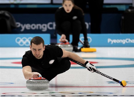 Ruský curler Alexandr Kruelnickij.