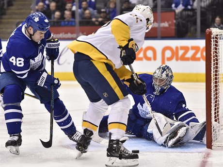 Roman Polák bodoval v NHL poprvé od 8. ledna a asistencí pomohl k výhe Toronta...