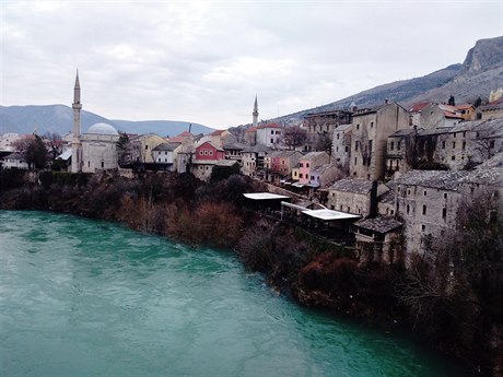 Pohled na staré město v Mostaru.