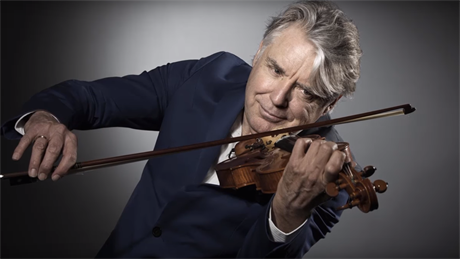 Ve vku 62 let zemel  francouzský jazzový houslista Didier Lockwood.