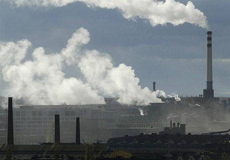 Průmyslem znečištěné ovzduší (ilustrační snímek).