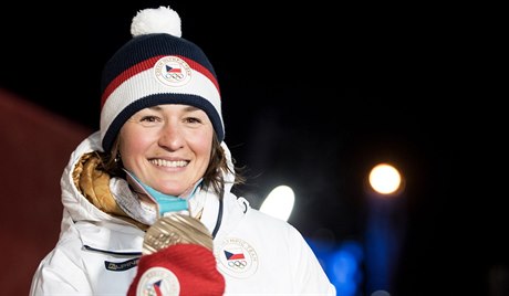 Biatlonistka Veronika Vítková s bronzovou medailí na olympijských hrách v...