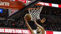 Basketbalista Tom Satoransk z Washingtonu nastlel v NBA v utkn s...