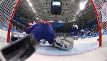 Momentka z utkn Slovensko - Rusko na olympijskch hrch v Pchjongchangu.